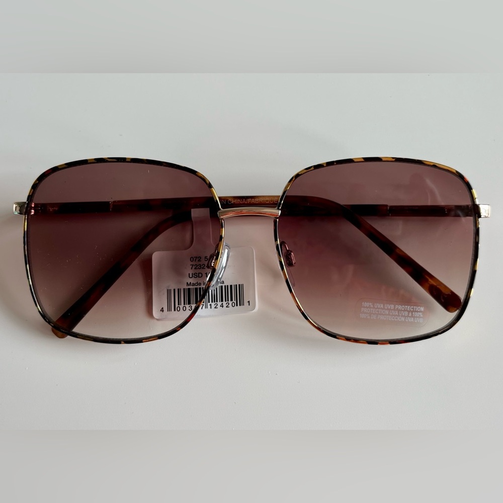 BNWT - Aerie “Dare to Square” sunglasses